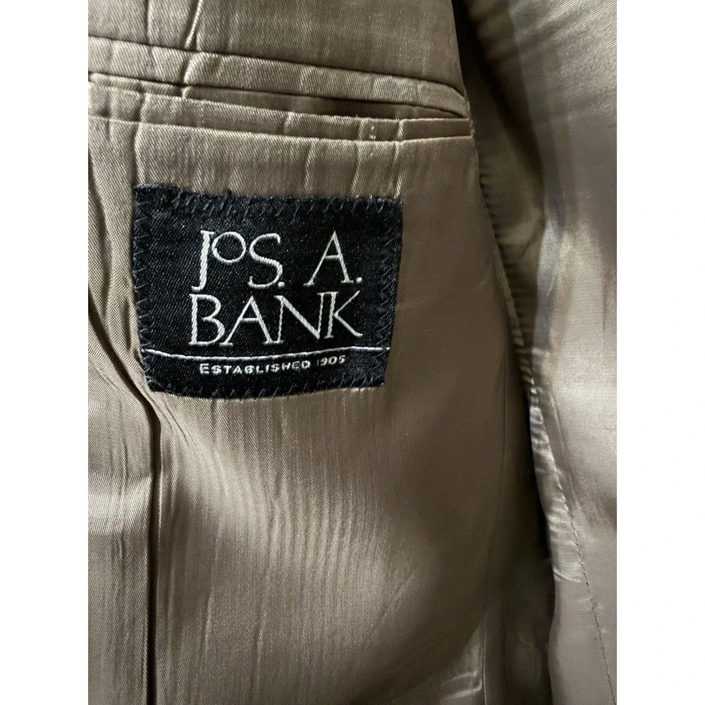 Jos A Bank 100% Wool Tailored Fit Mens Beige Suit 42R Pants 35x28, 2 Button
